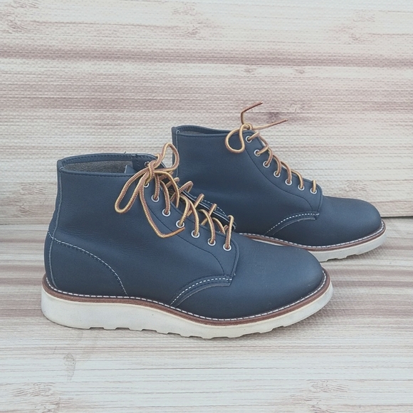 Red Wing Shoes Shoes - Red Wing 6" Round Boot in Stone Bluff Leather Look Brand New!